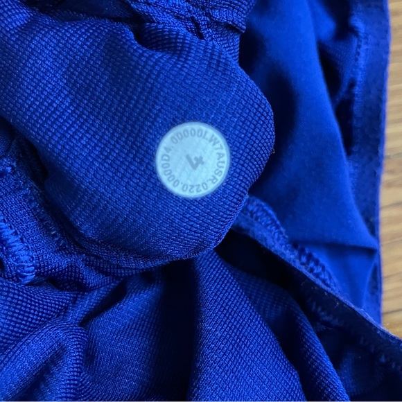 Lululemon Blue Larkspur Run Workout Gym Lift Athleisure Hotty Hot Short II 4 - Picture 8 of 12